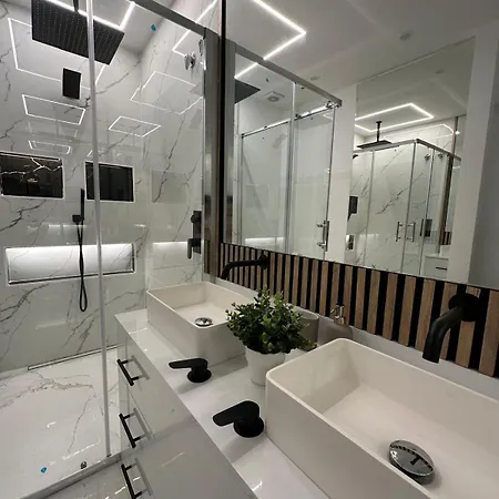 5 Stele 布加勒斯特